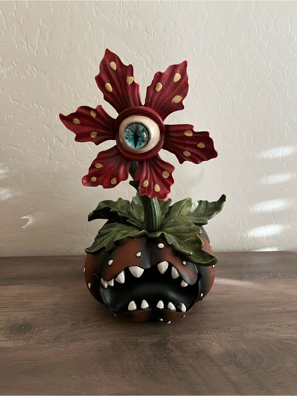 Carnivorous Flower Monster w/ Eyeball Spooky Halloween Figurine